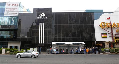 adidas store las vegas strip